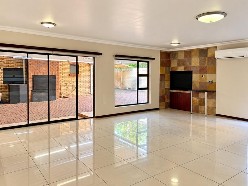 3 Bedroom Property for Sale in Langenhovenpark Free State